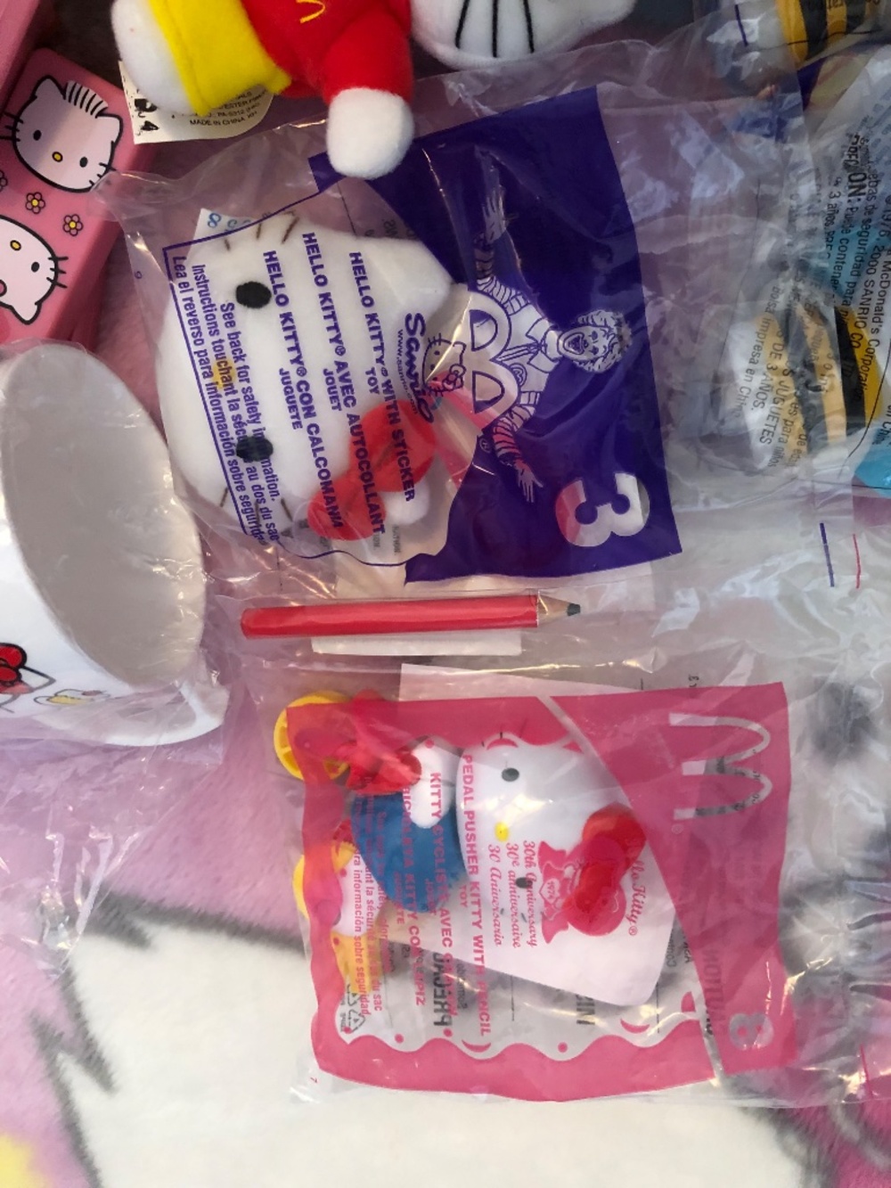 McDonald’s Sanrio hello kitty LOT 18 piece mahjong - Picture 5 of 7